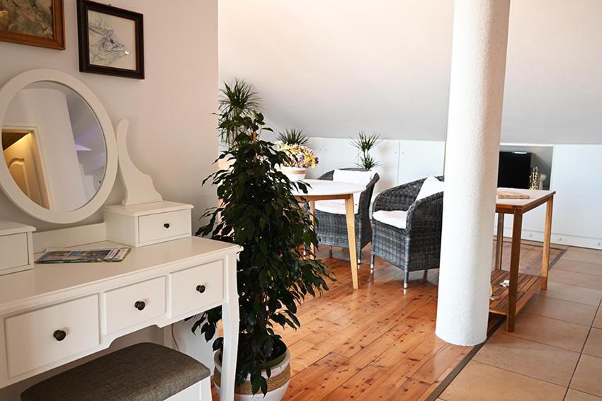 Tanya-Apartments And Rooms Đảo Hvar Ngoại thất bức ảnh