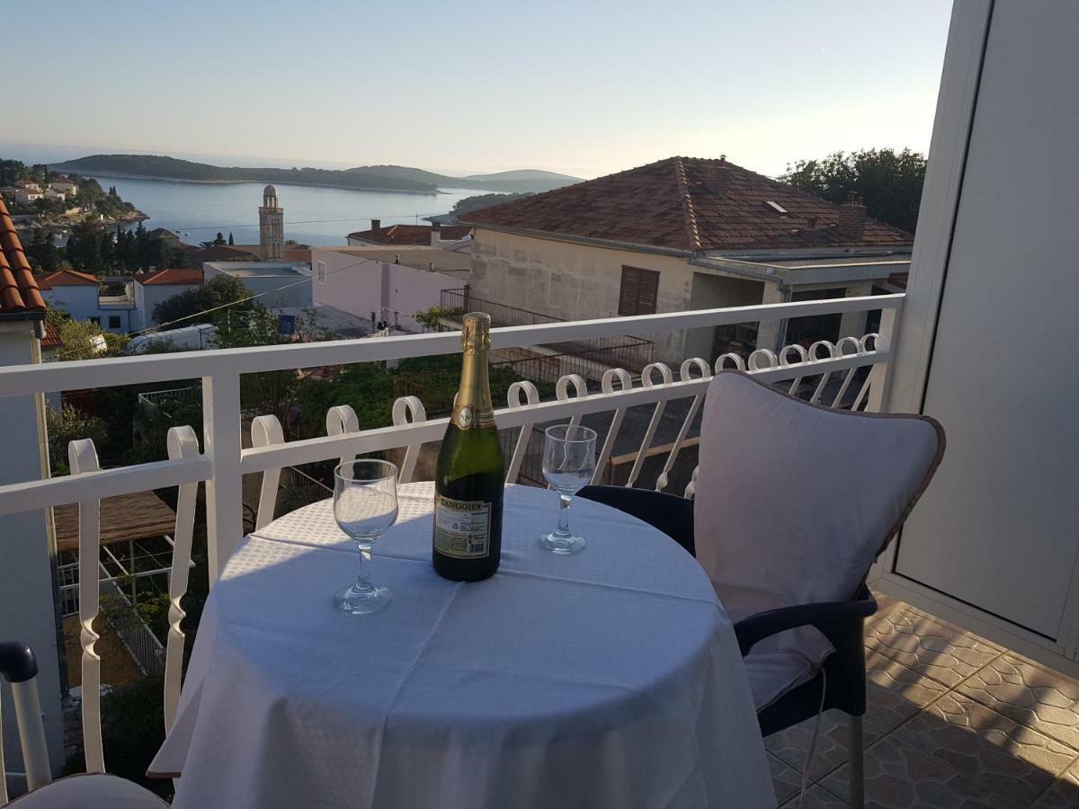 Tanya-Apartments And Rooms Đảo Hvar Ngoại thất bức ảnh