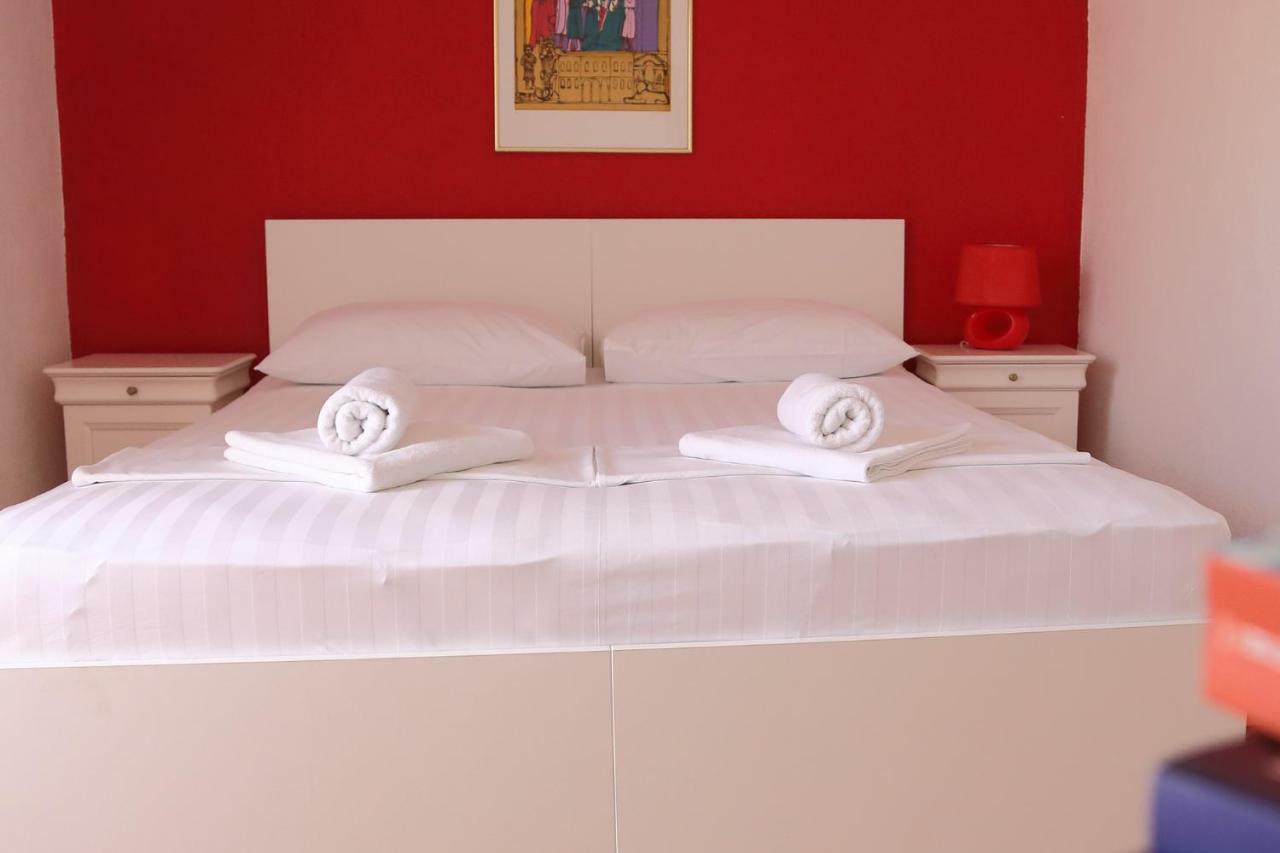 Tanya-Apartments And Rooms Đảo Hvar Ngoại thất bức ảnh